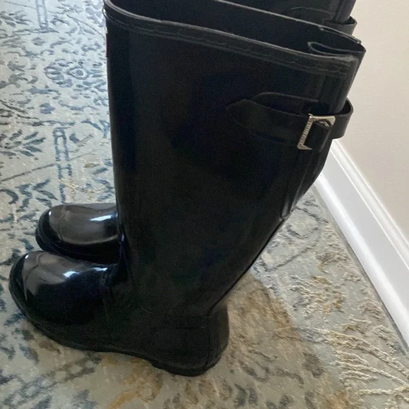 Hunter black rain boots size 7 - Picture 2 of 3
